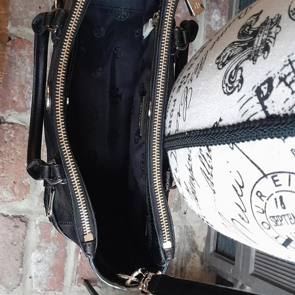 Tory Burch Robinson Multi Saffiano Double Zip Bag - Picture 12 of 14